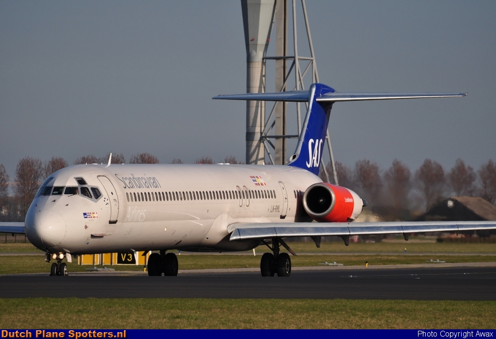 LN-RML McDonnell Douglas MD-82 SAS Scandinavian Airlines by Awax
