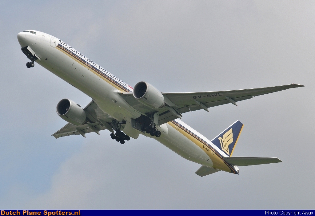 9V-SWL Boeing 777-300 Singapore Airlines by Awax