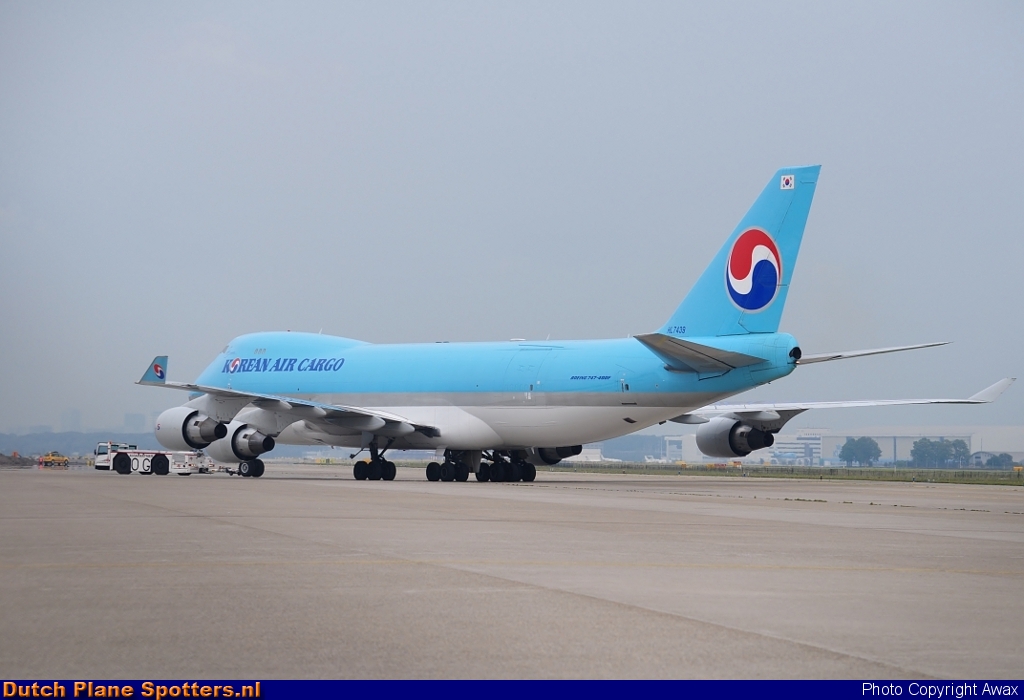 HL7439 Boeing 747-400 Korean Air Cargo by Awax