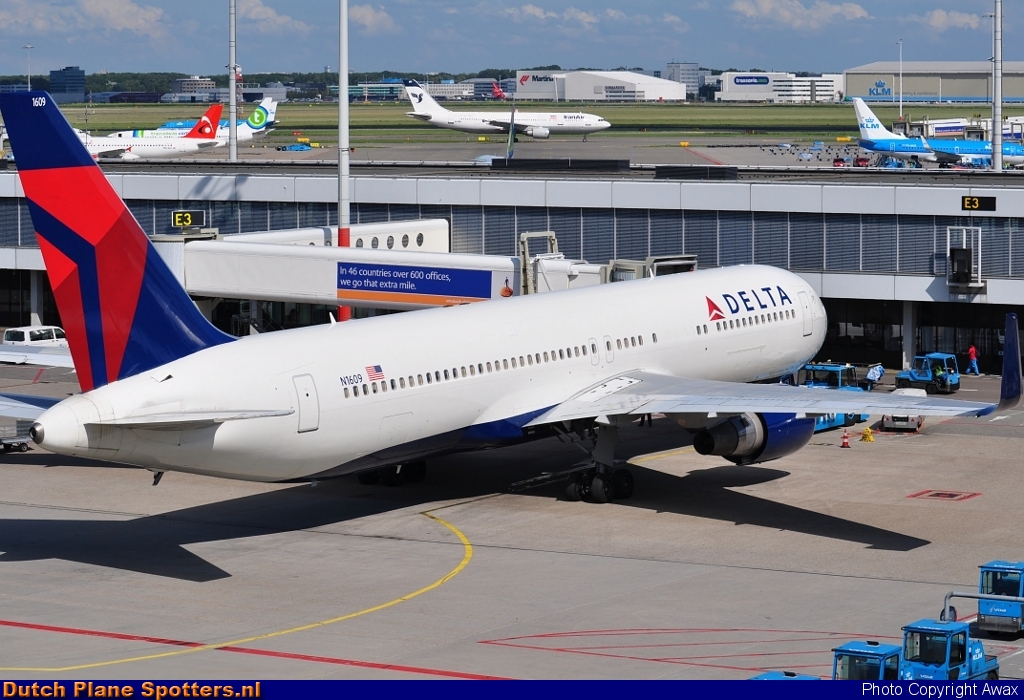 N1609 Boeing 767-300 Delta Airlines by Awax
