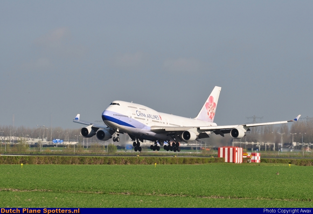 B-18205 Boeing 747-400 China Airlines by Awax