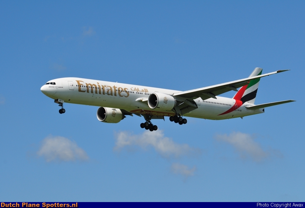 A6-EBZ Boeing 777-300 Emirates by Awax