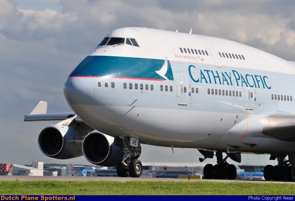 B-HUE Boeing 747-400 Cathay Pacific by Awax