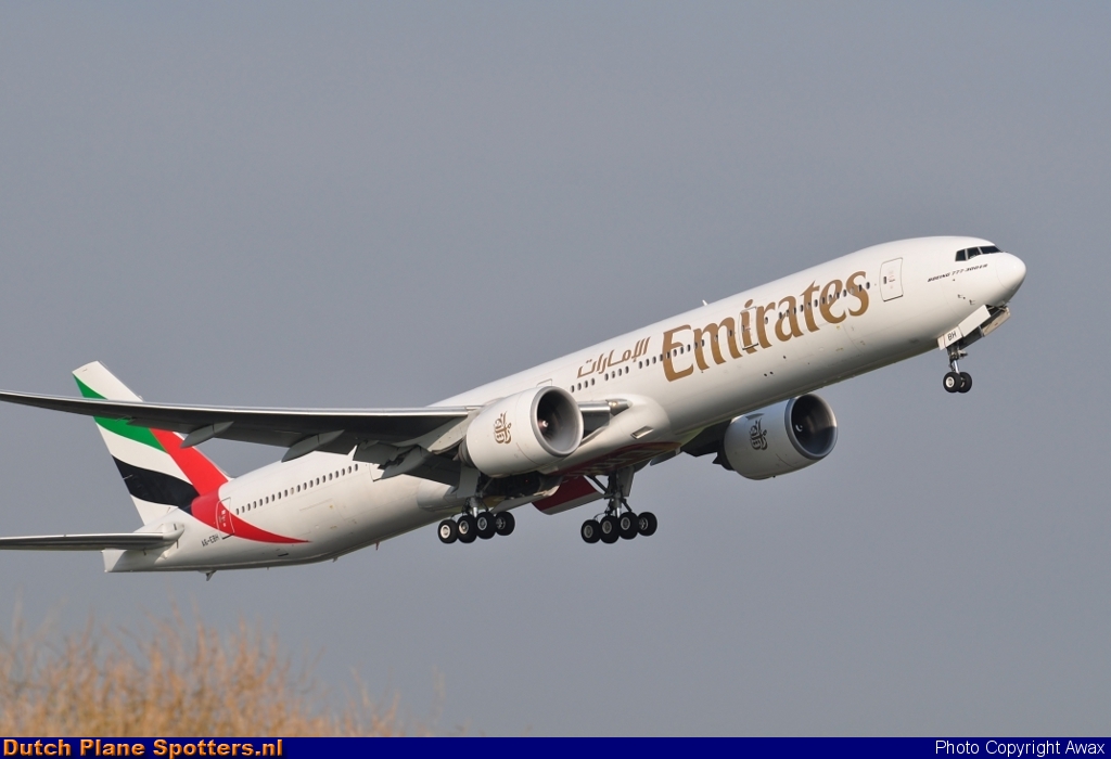 A6-EBH Boeing 777-300 Emirates by Awax
