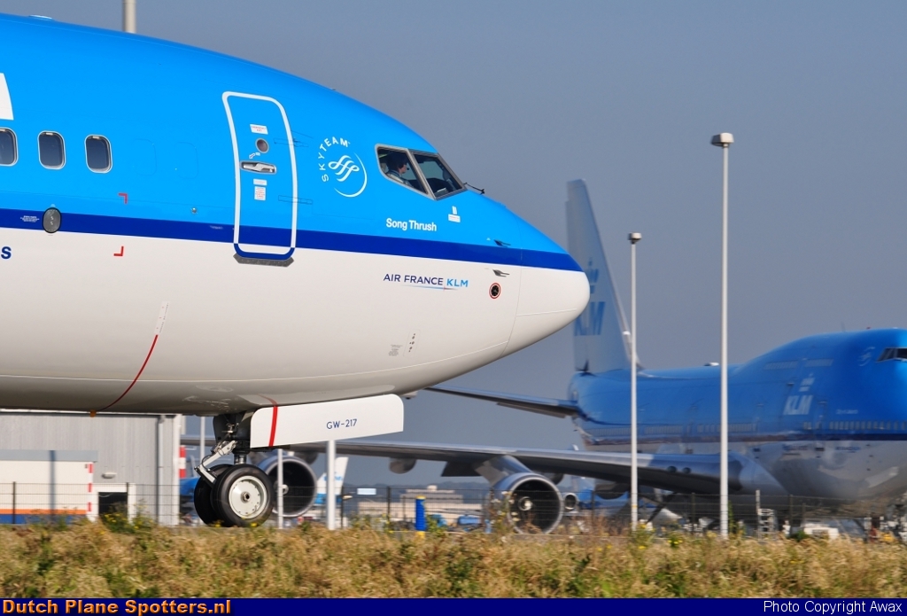 PH-BGW Boeing 737-700 KLM Royal Dutch Airlines by Awax