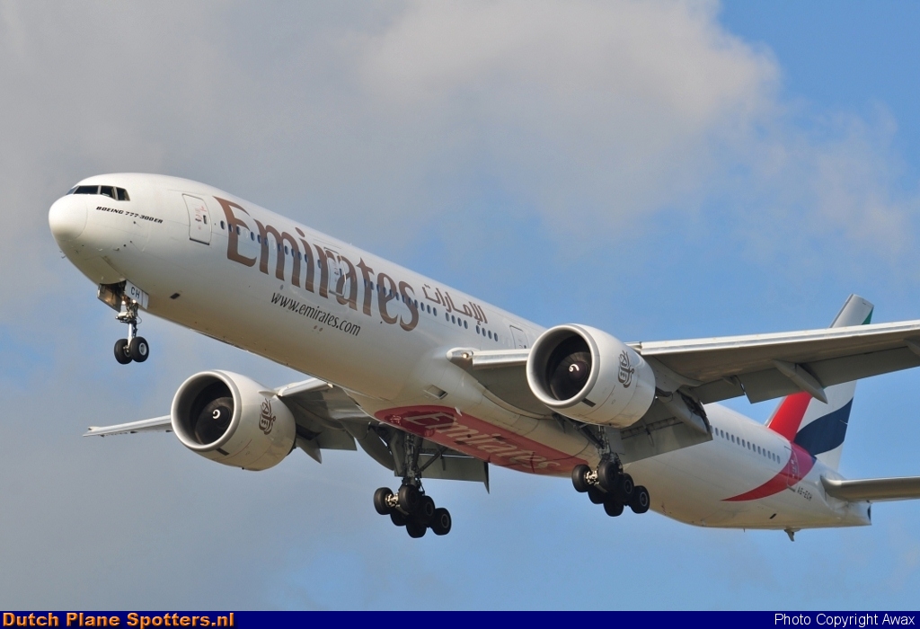A6-ECH Boeing 777-300 Emirates by Awax