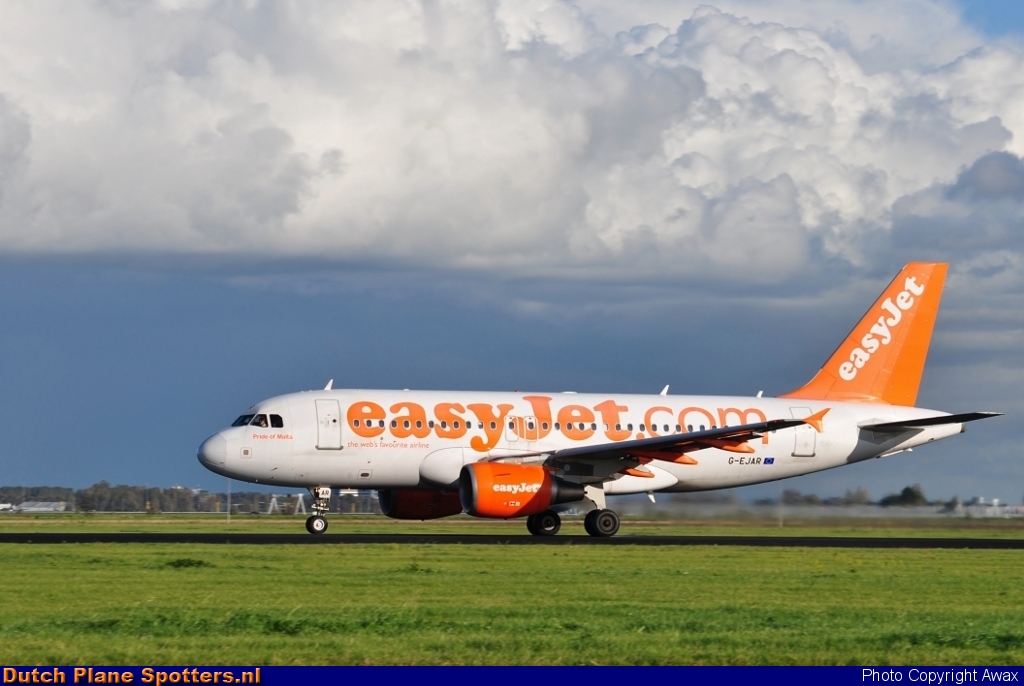 G-EJAR Airbus A319 easyJet by Awax