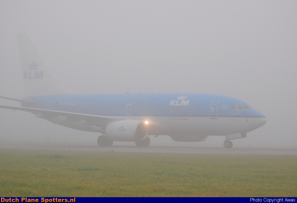 PH-BGE Boeing 737-700 KLM Royal Dutch Airlines by Awax