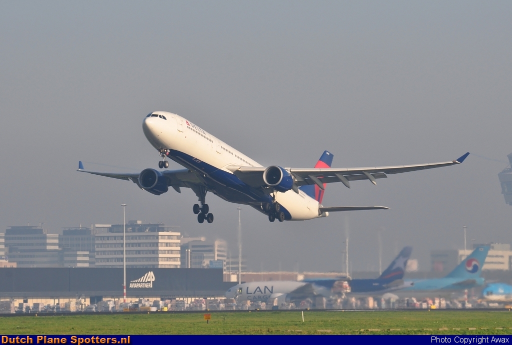 N809NW Airbus A330-300 Delta Airlines by Awax
