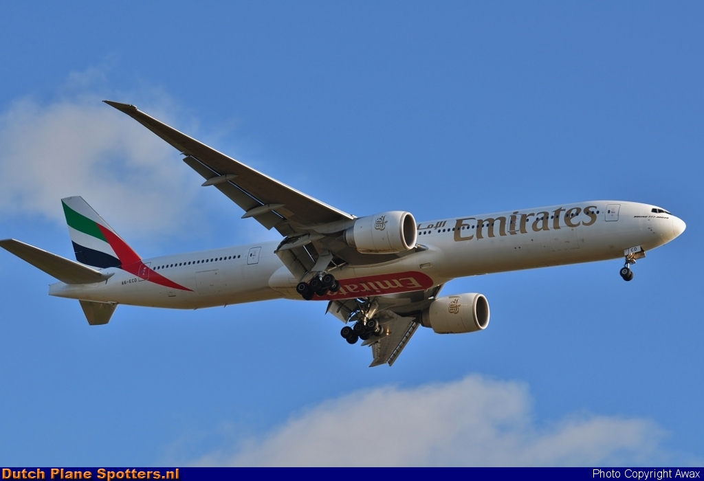 A6-ECD Boeing 777-300 Emirates by Awax