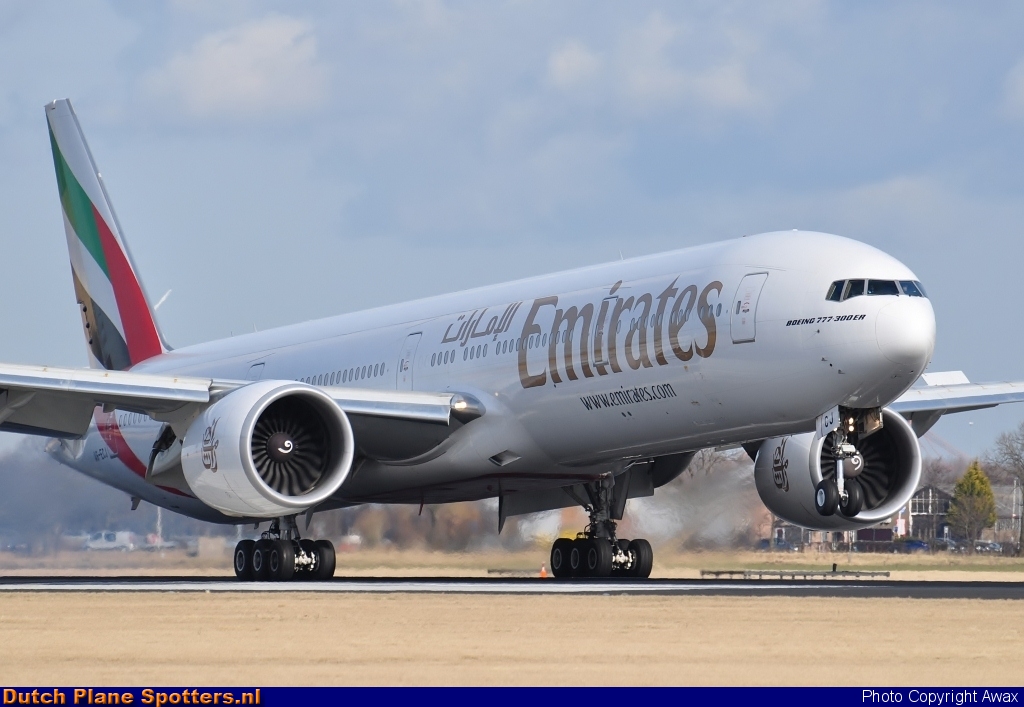 A6-ECJ Boeing 777-300 Emirates by Awax