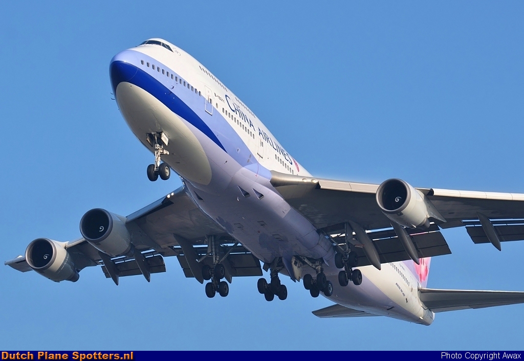 B-18211 Boeing 747-400 China Airlines by Awax