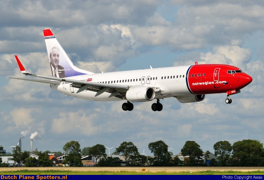 LN-NGA Boeing 737-800 Norwegian Air Shuttle by Awax