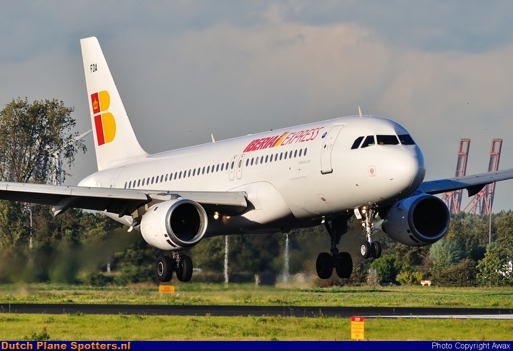 EC-FDA Airbus A320 Iberia Express by Awax