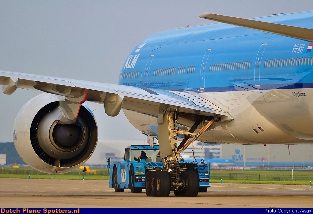 PH-BVI Boeing 777-300 KLM Royal Dutch Airlines by Awax
