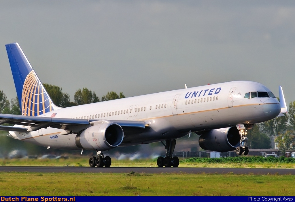 N41140 Boeing 757-200 United Airlines by Awax
