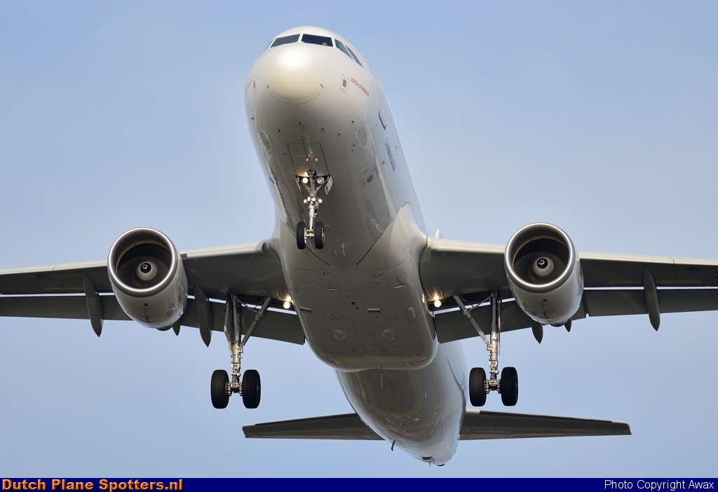 TS-IMT Airbus A320 Tunisair by Awax