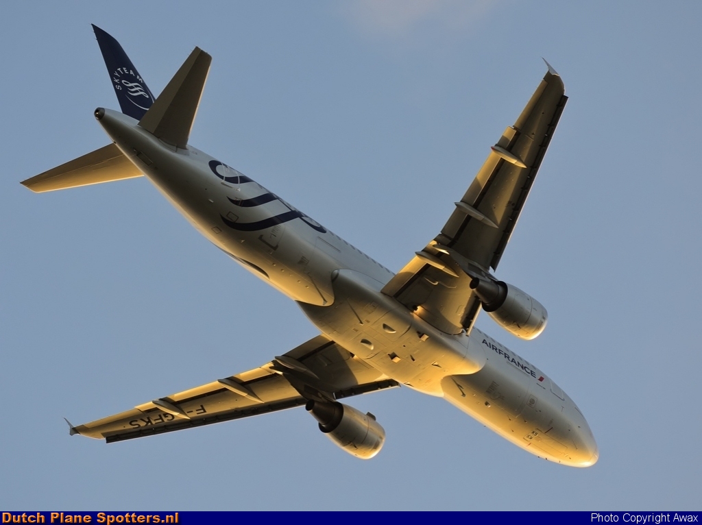 F-GFKS Airbus A320 Air France by Awax