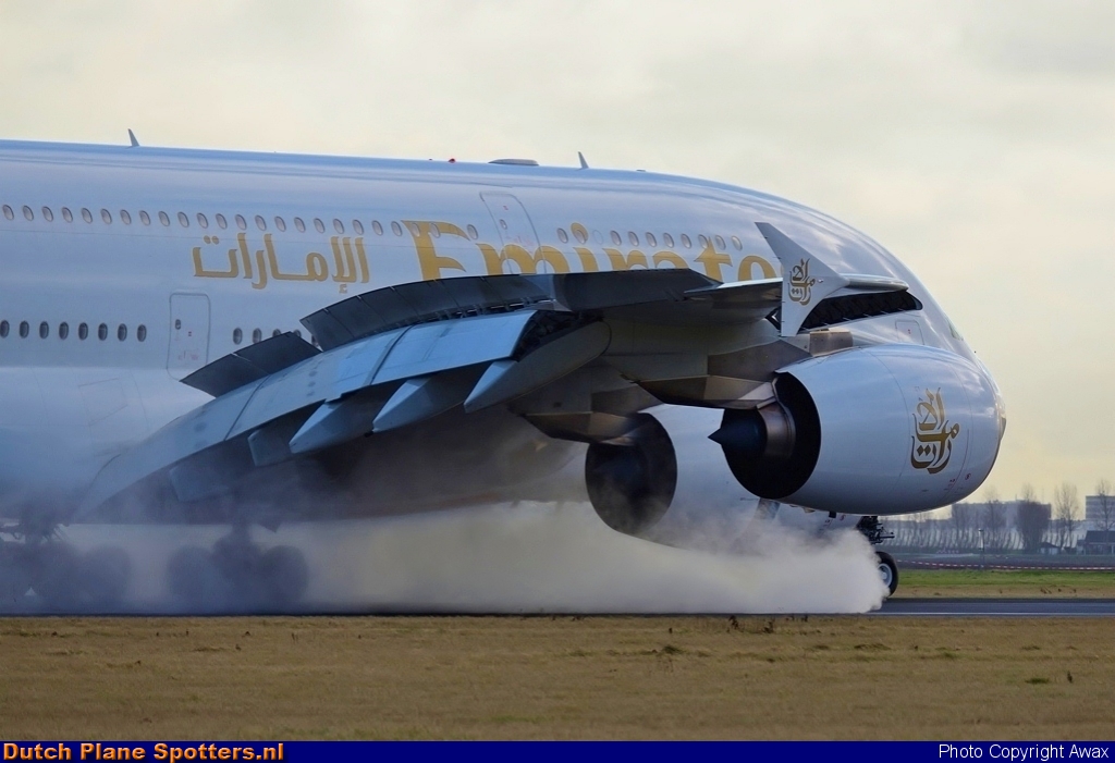 A6-EDV Airbus A380-800 Emirates by Awax