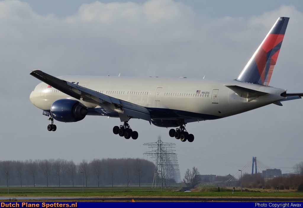 N862DA Boeing 777-200 Delta Airlines by Awax