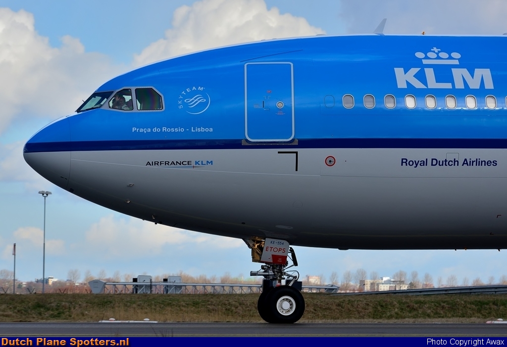 PH-AKE Airbus A330-300 KLM Royal Dutch Airlines by Awax