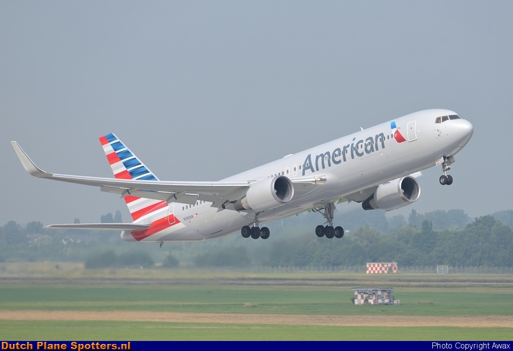 N383AN Boeing 767-300 American Airlines by Awax