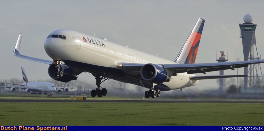 N178DZ Boeing 767-300 Delta Airlines by Awax