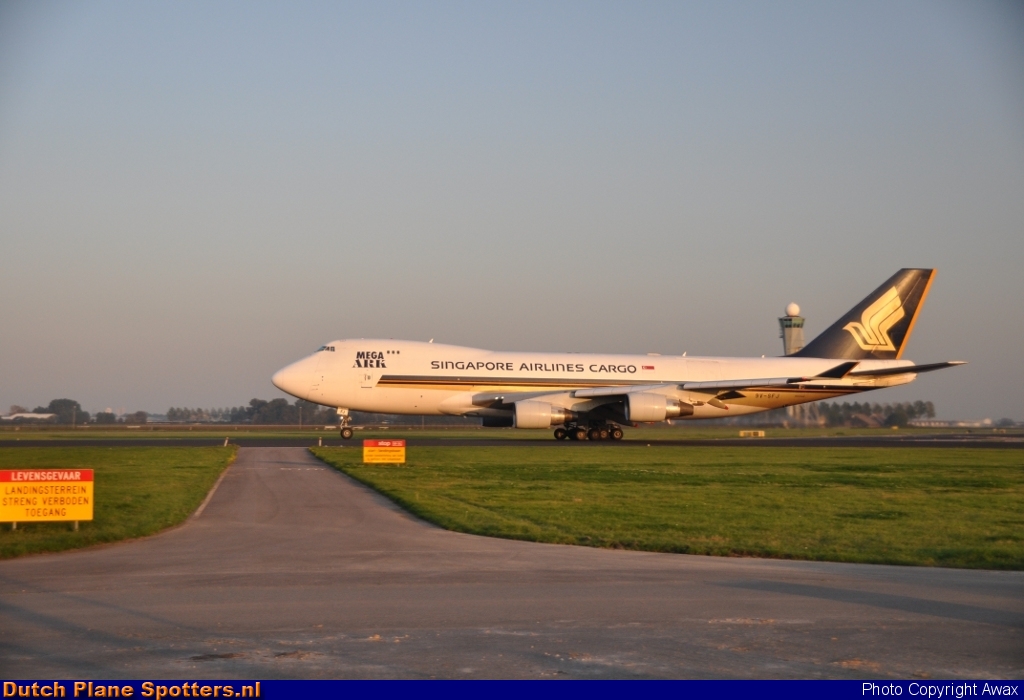 9V-SFJ Boeing 747-400 Singapore Airlines Cargo by Awax