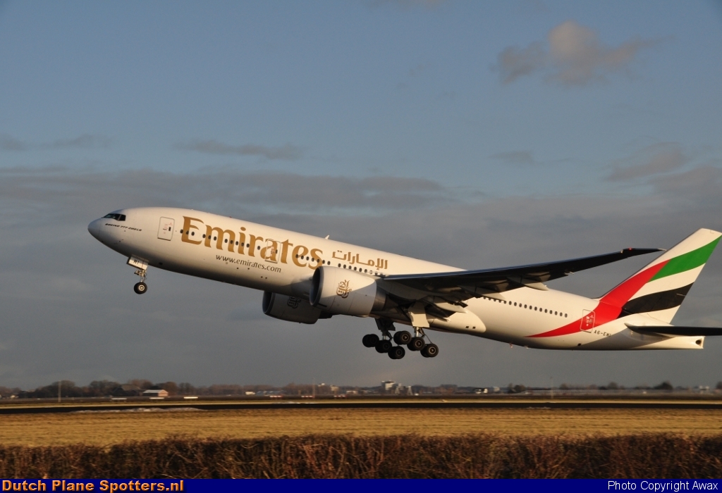 A6-EWI Boeing 777-200 Emirates by Awax