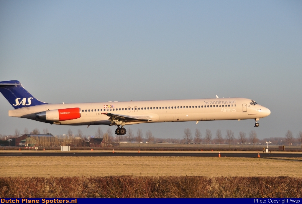 LN-RLF McDonnell Douglas MD-82 SAS Scandinavian Airlines by Awax