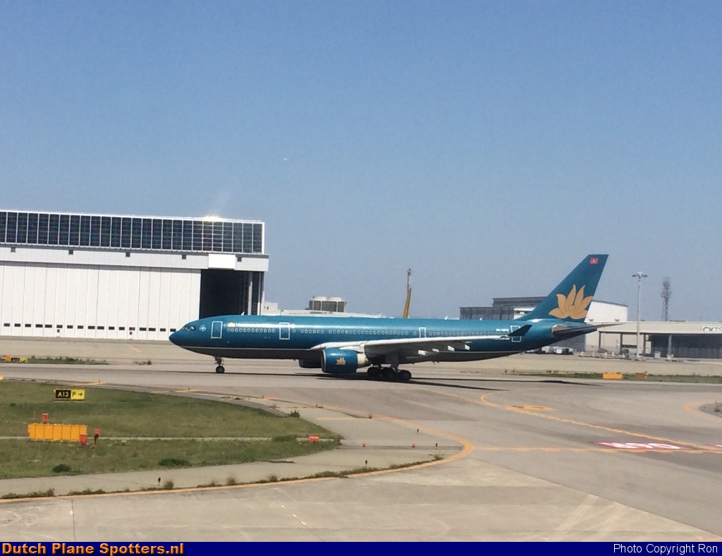 CS-TQW Airbus A330-200 Hi Fly (Vietnam Airlines) by Ron