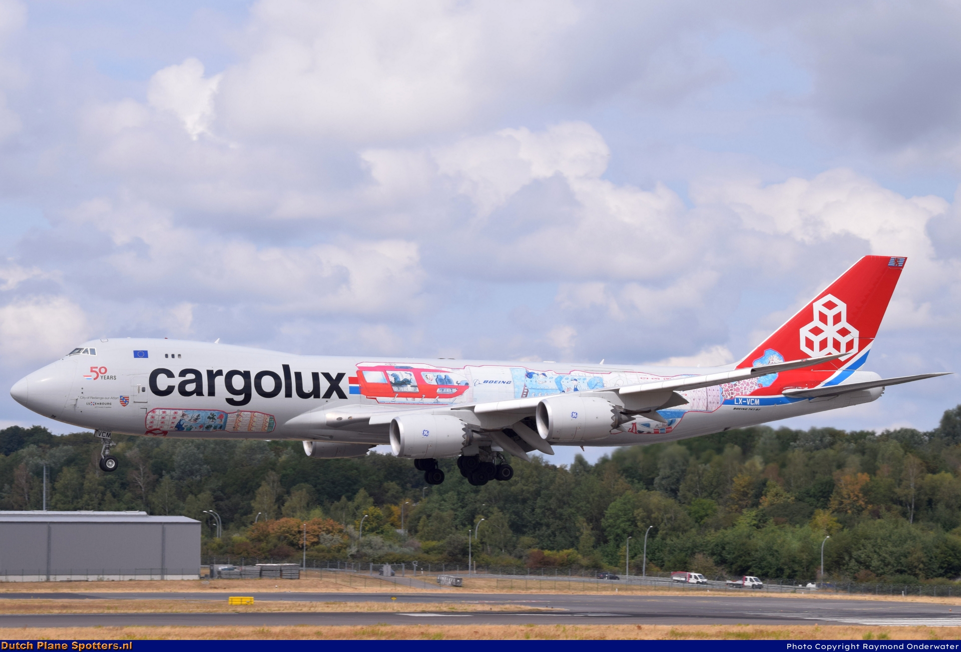 LX-VCM Boeing 747-8 Cargolux by Raymond Onderwater