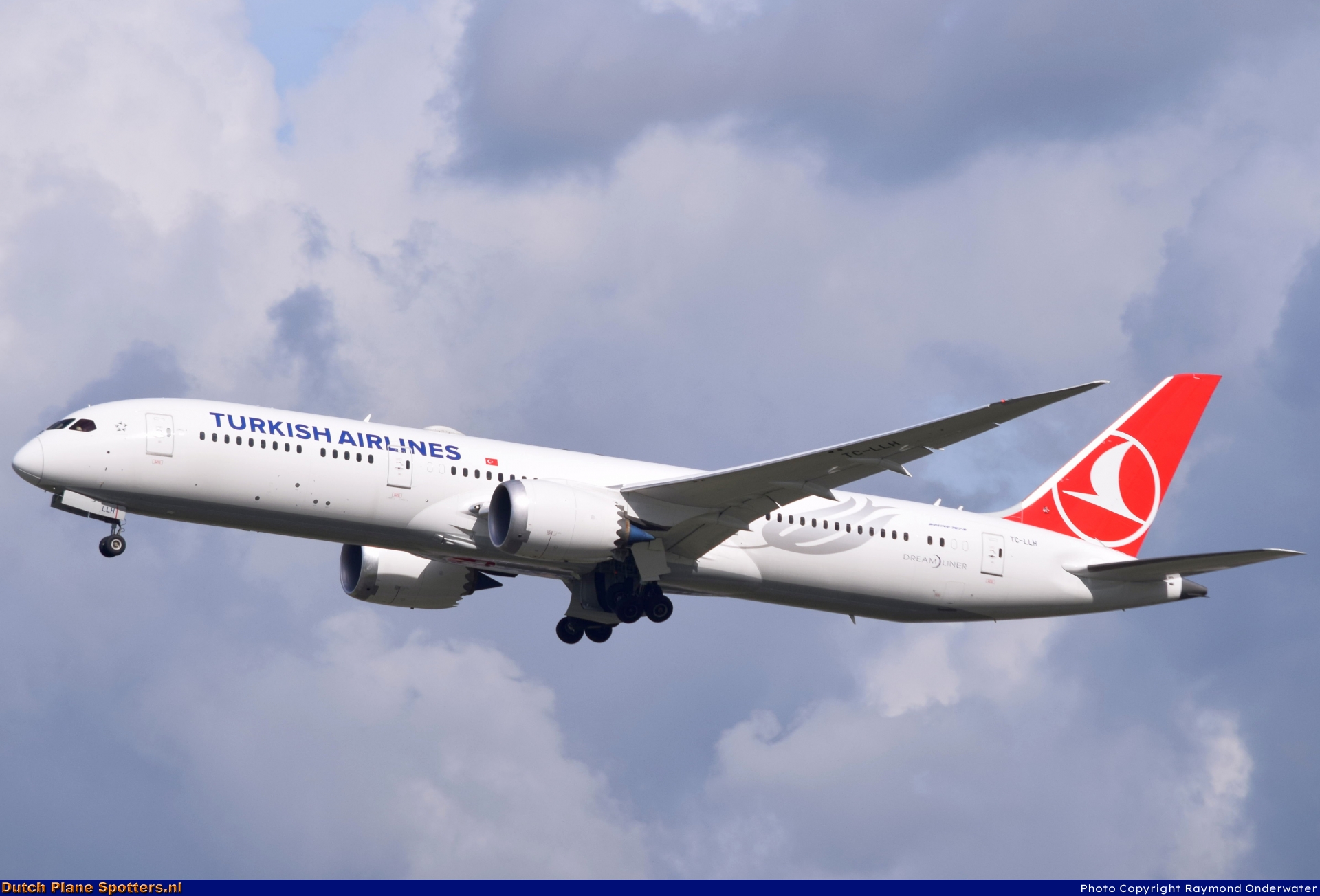 TC-LLH Boeing 787-9 Dreamliner Turkish Airlines by Raymond Onderwater