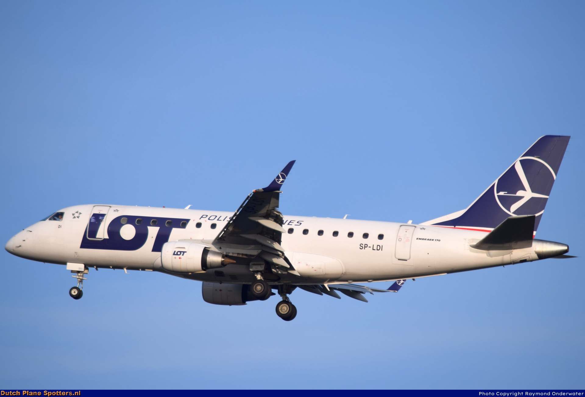 SP-LDI Embraer 170 LOT Polish Airlines by Raymond Onderwater