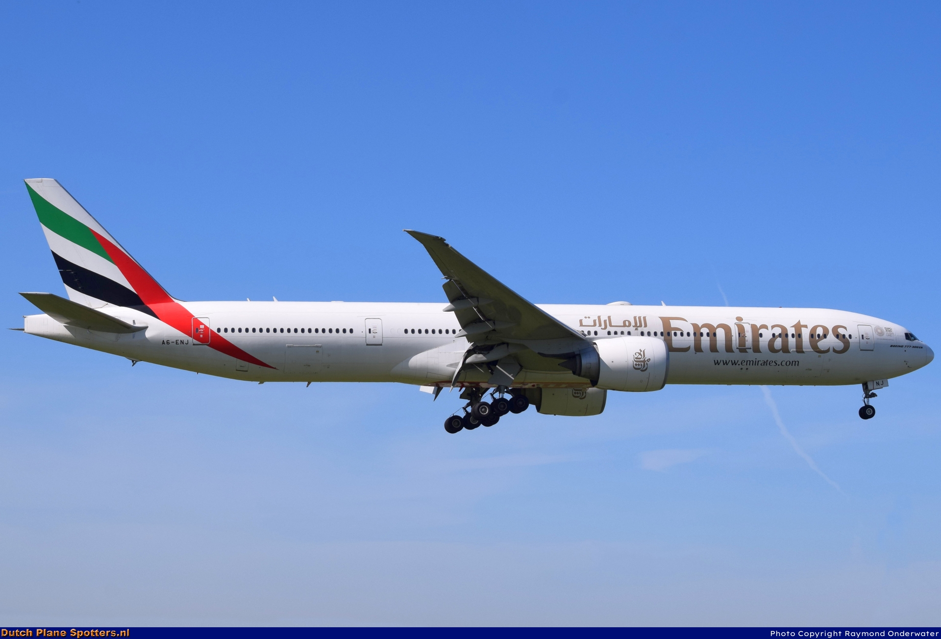 A6-ENJ Boeing 777-300 Emirates by Raymond Onderwater
