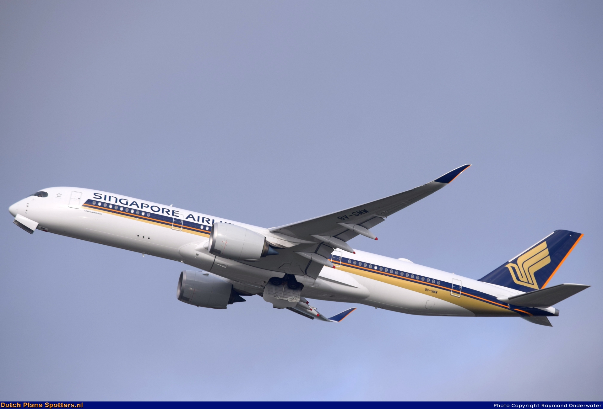 9V-SMW Airbus A350-900 Singapore Airlines by Raymond Onderwater