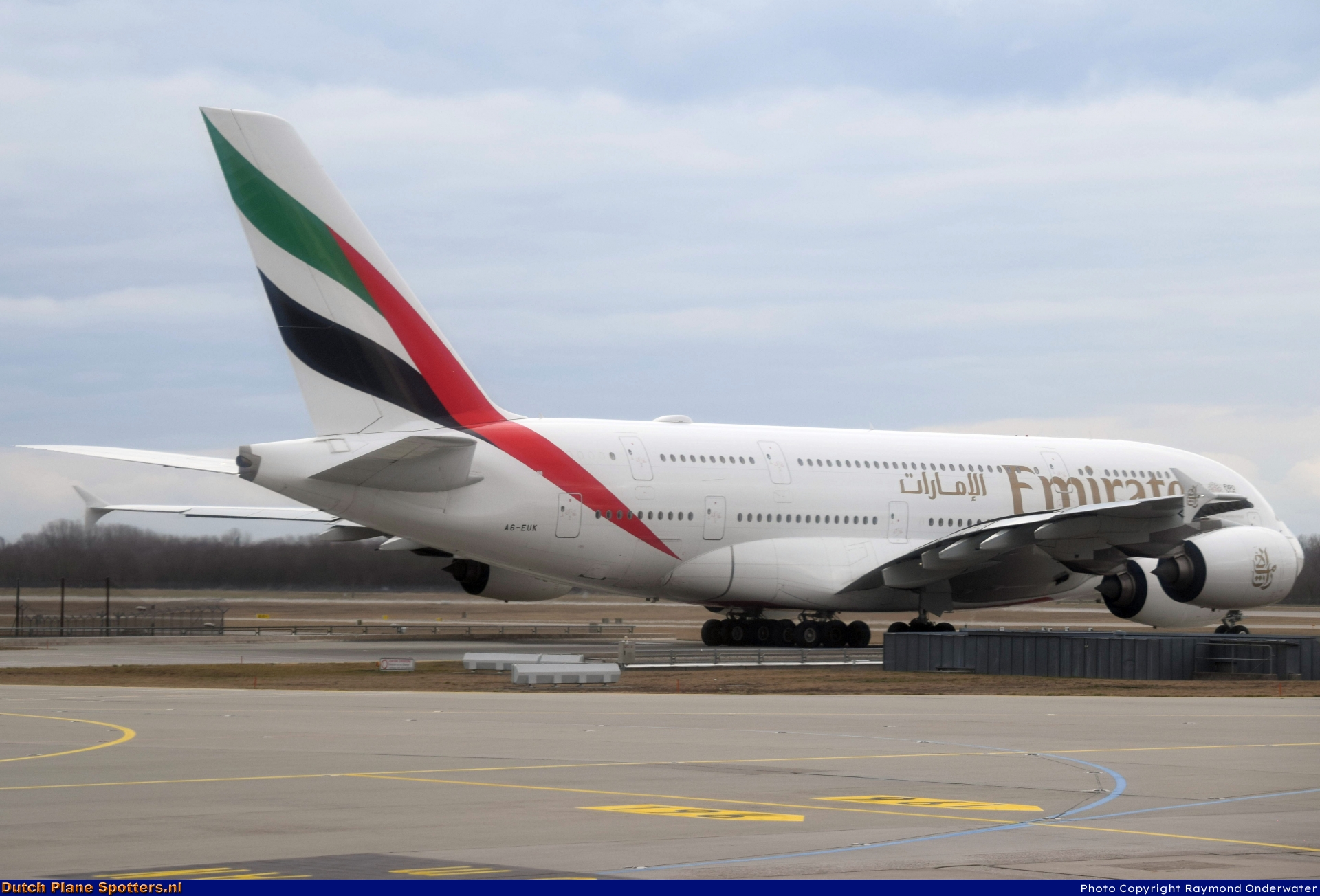 A6-EUK Airbus A380-800 Emirates by Raymond Onderwater