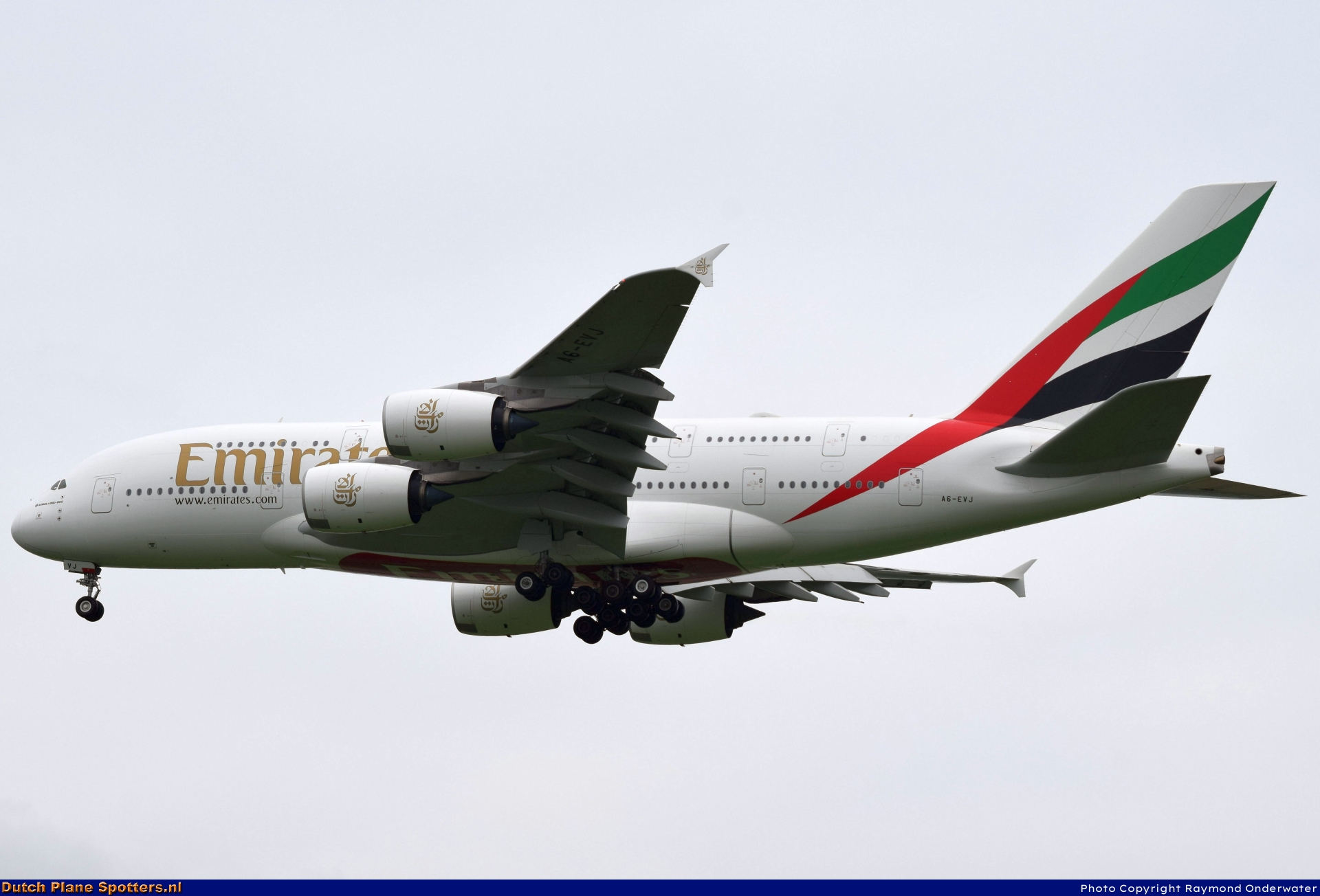 A6-EVJ Airbus A380-800 Emirates by Raymond Onderwater