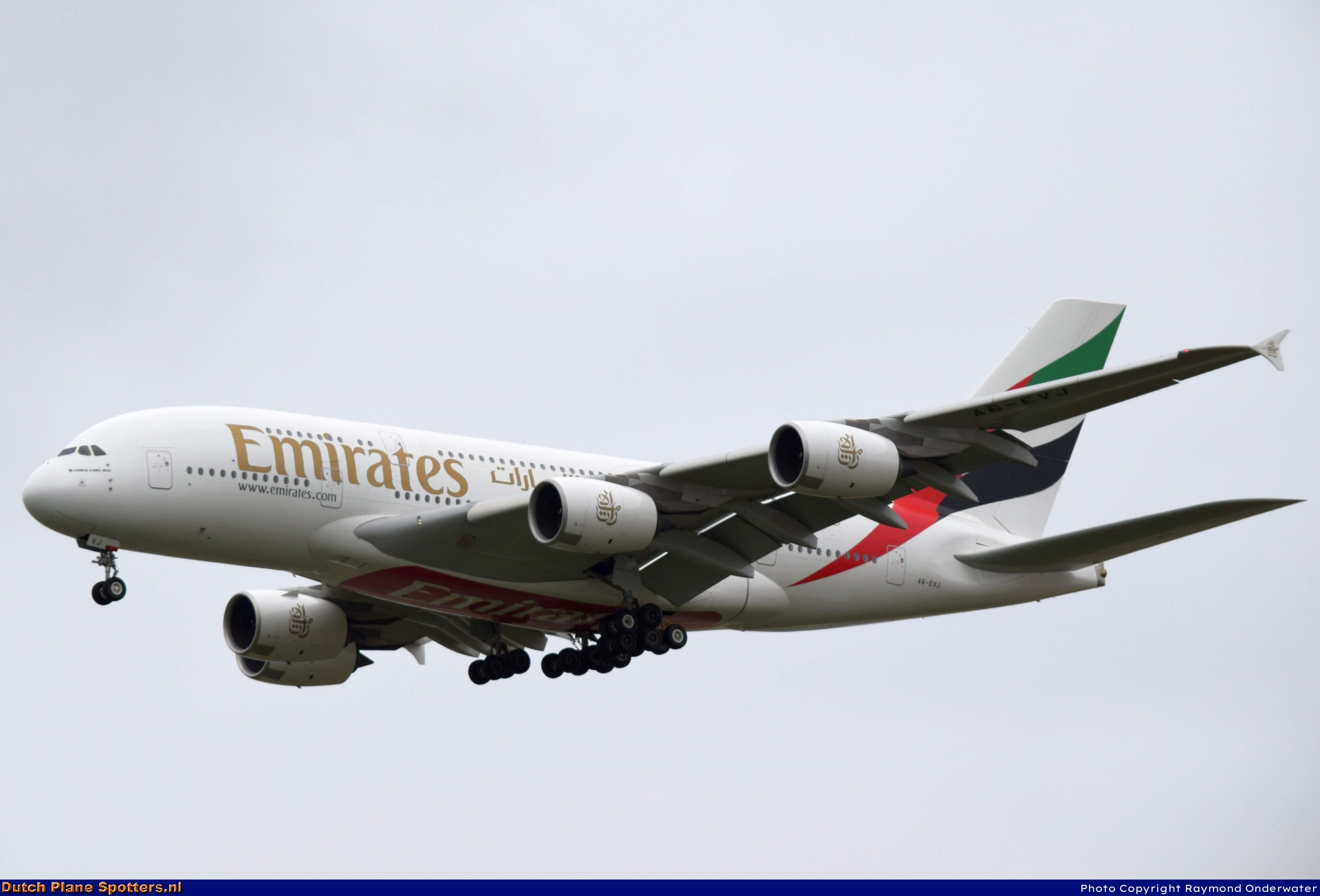 A6-EVJ Airbus A380-800 Emirates by Raymond Onderwater