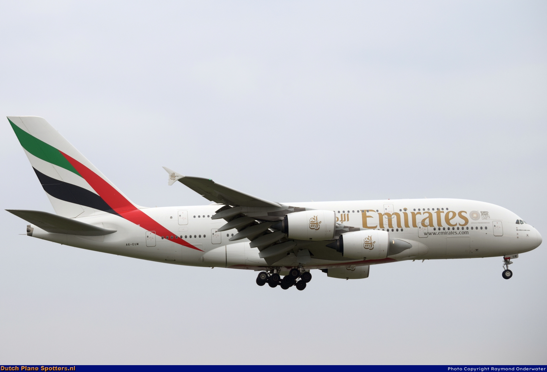 A6-EUM Airbus A380-800 Emirates by Raymond Onderwater