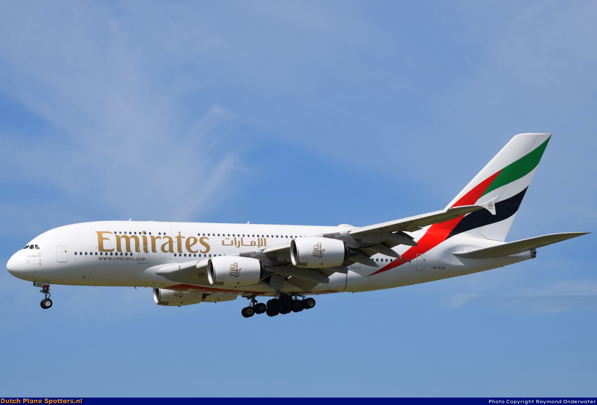 A6-EVD Airbus A380-800 Emirates by Raymond Onderwater