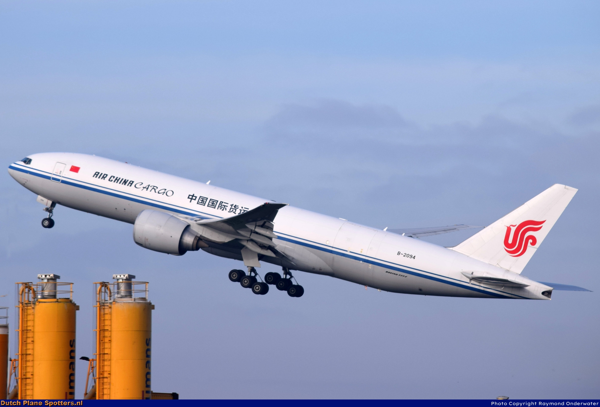 B-2094 Boeing 777-F Air China Cargo by Raymond Onderwater