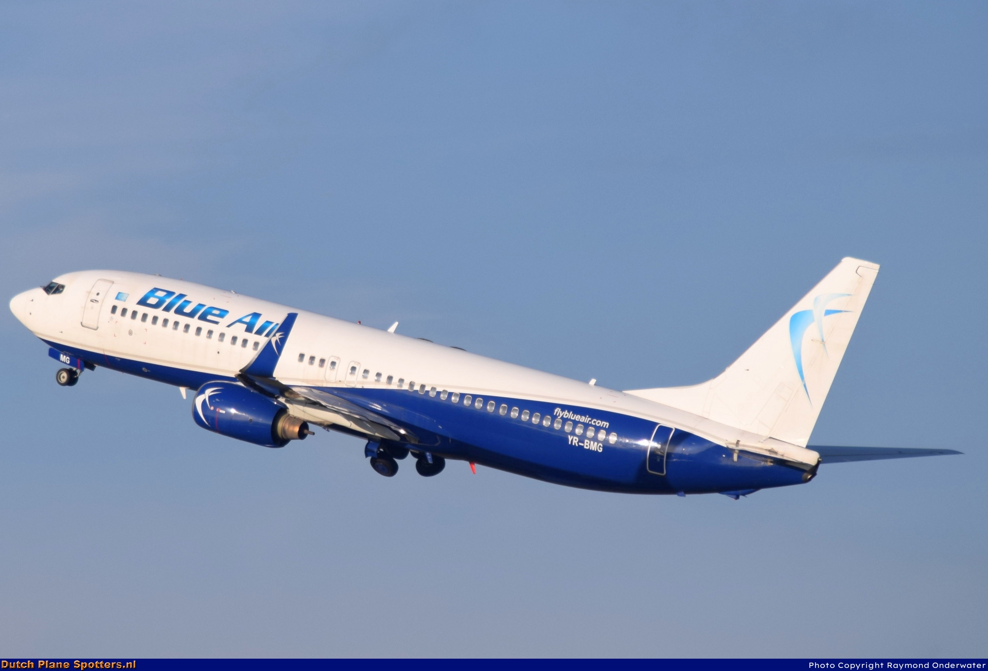 YR-BMG Boeing 737-800 Blue Air by Raymond Onderwater