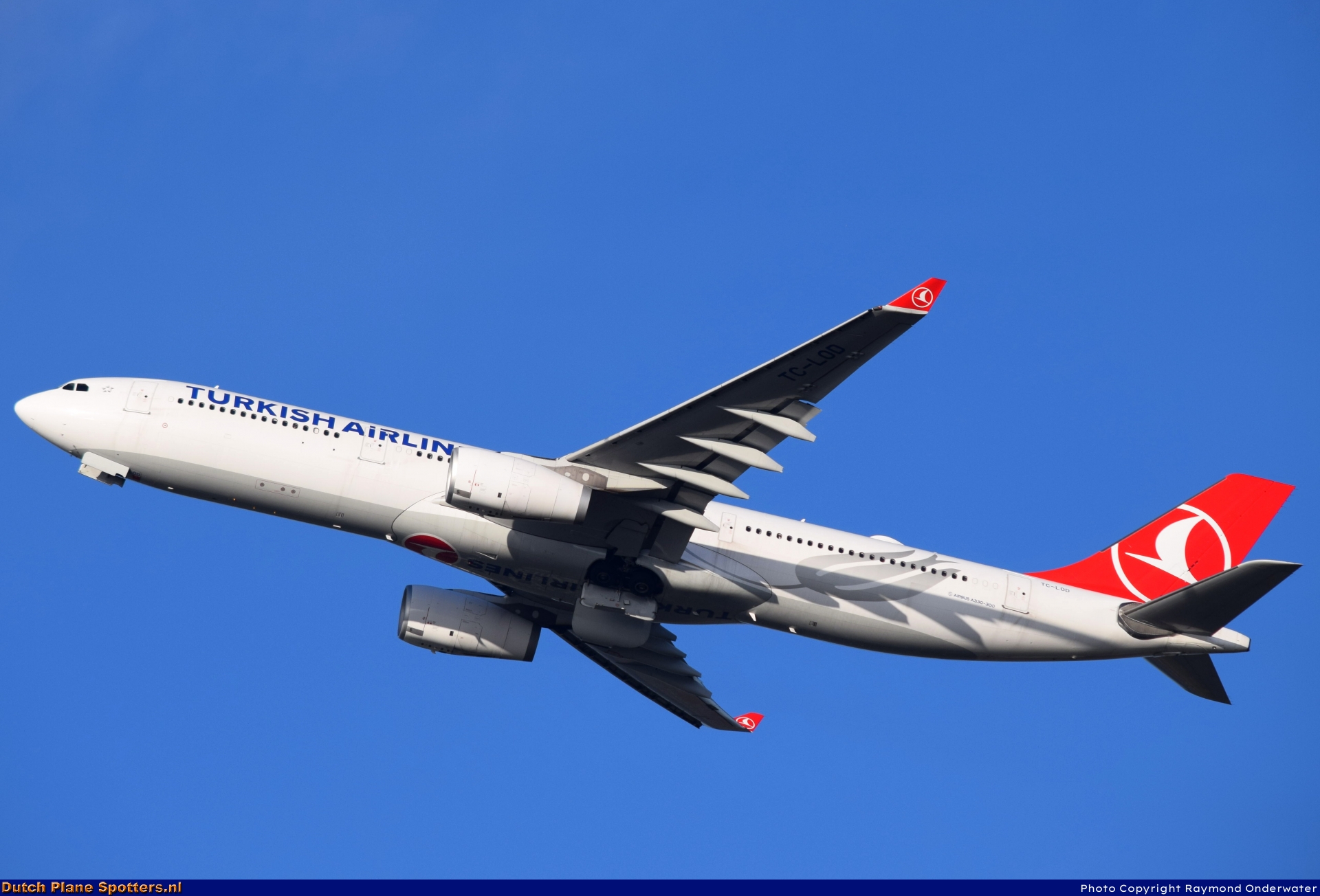 TC-LOD Airbus A330-300 Turkish Airlines by Raymond Onderwater