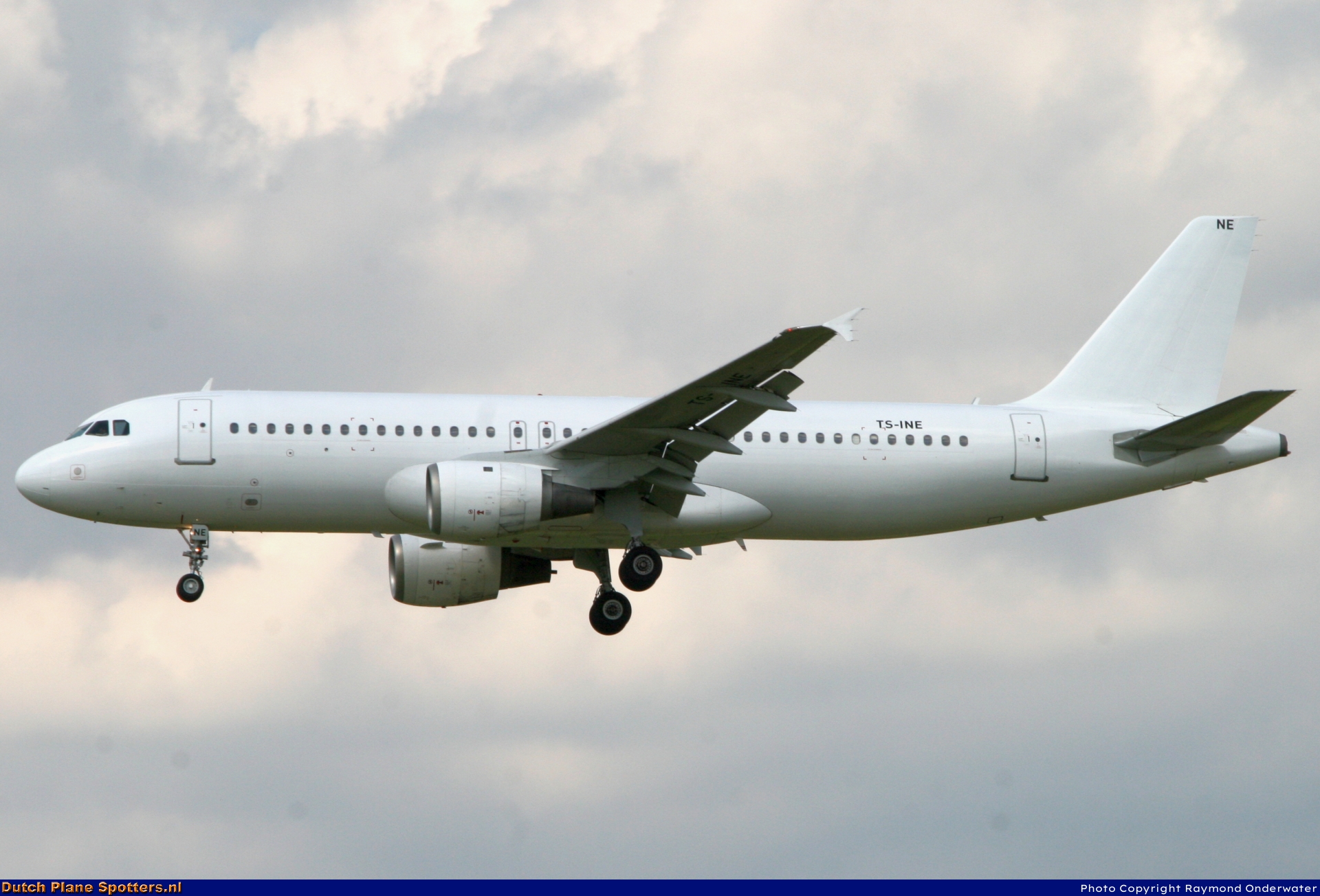 TS-INE Airbus A320 Nouvelair by Raymond Onderwater