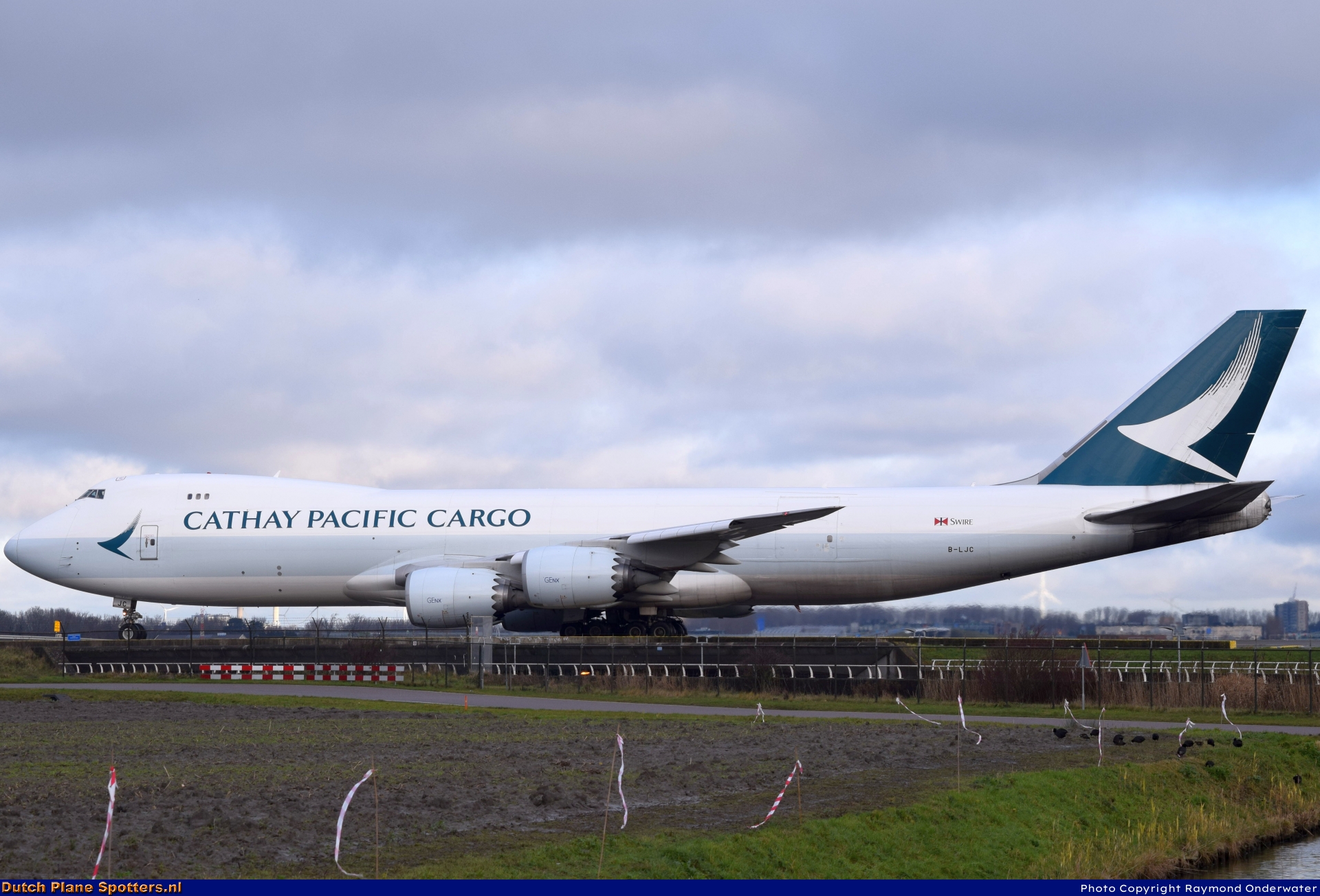 B-LJC Boeing 747-8 Cathay Pacific Cargo by Raymond Onderwater