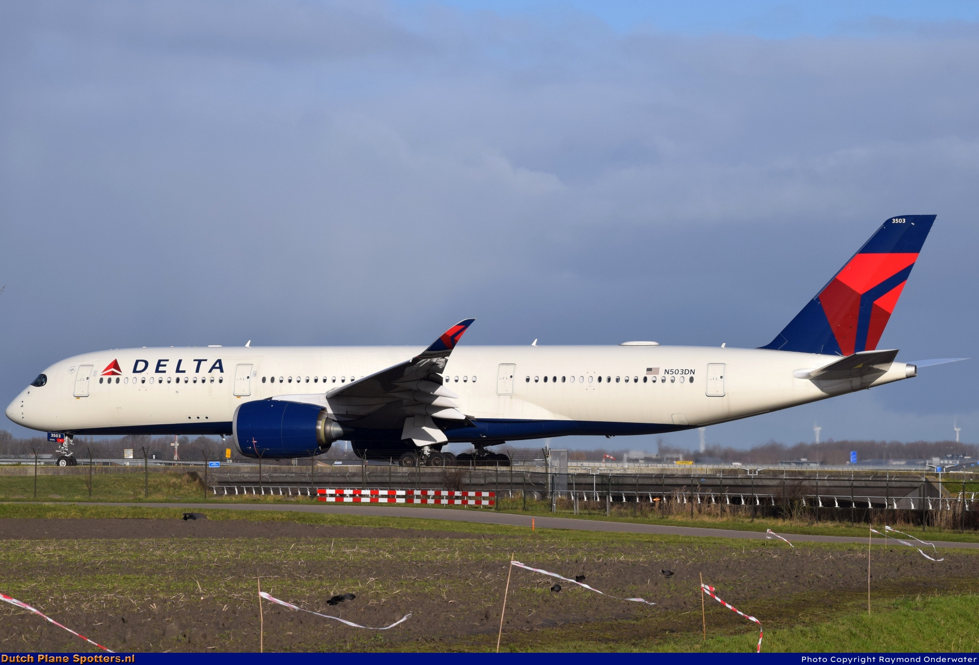 N503DN Airbus A350-900 Delta Airlines by Raymond Onderwater