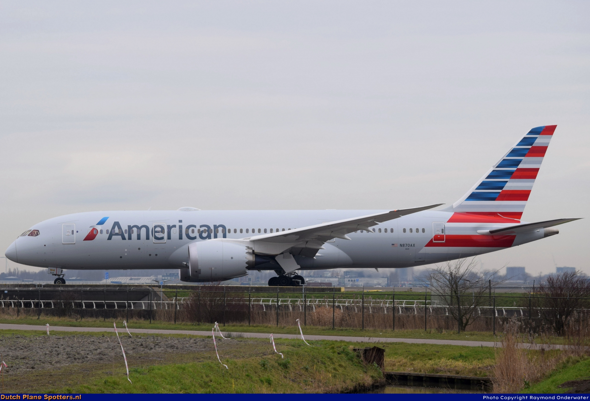 N870AX Boeing 787-8 Dreamliner American Airlines by Raymond Onderwater