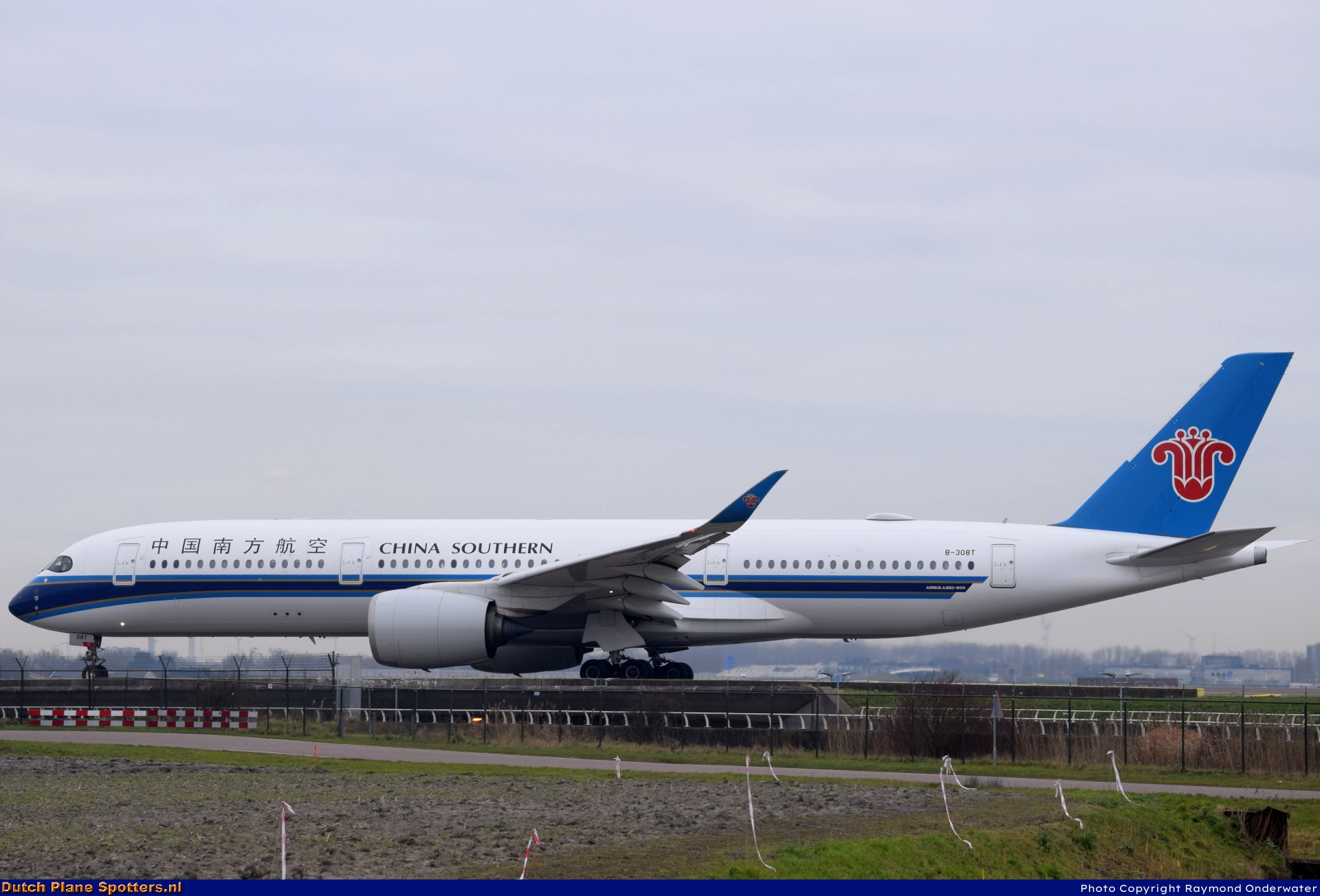 B-308T Airbus A350-900 China Southern Airlines by Raymond Onderwater
