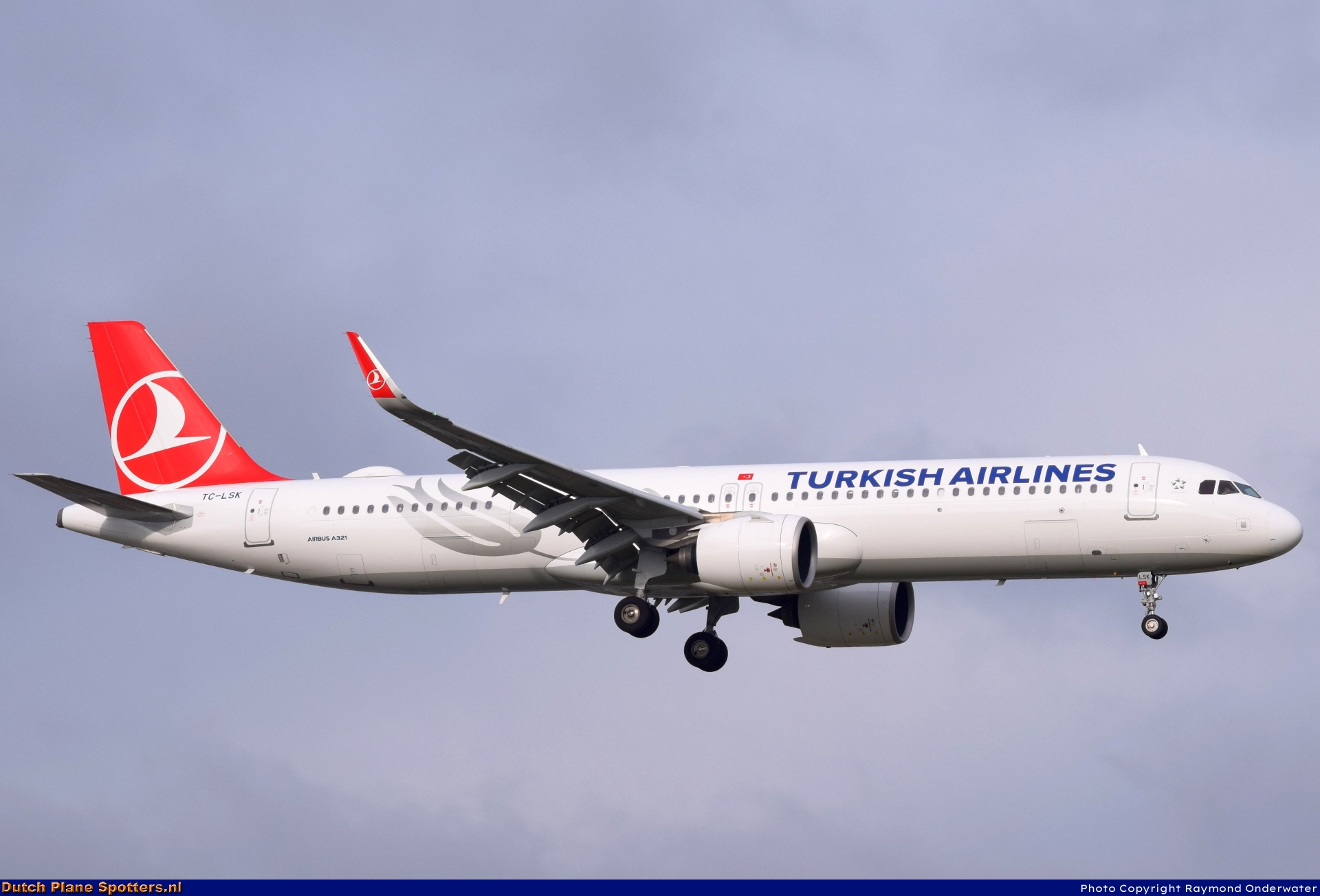 TC-LSK Airbus A321neo Turkish Airlines by Raymond Onderwater